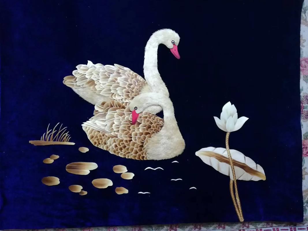 麥秸畫 指尖上的金色光影——記和光老師母親與三省的省級(jí)非遺傳承